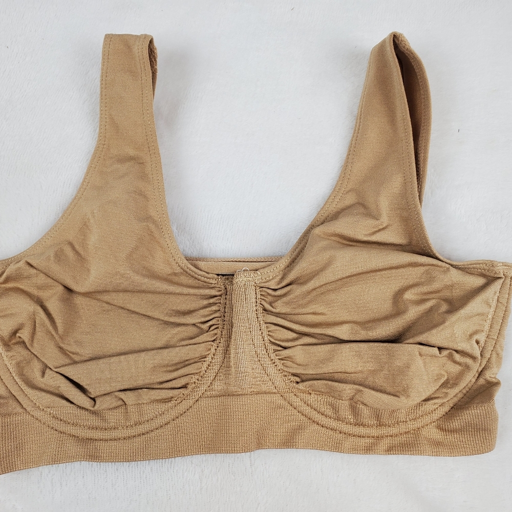 Rhonda Shear nude underwire bra Medium for women
